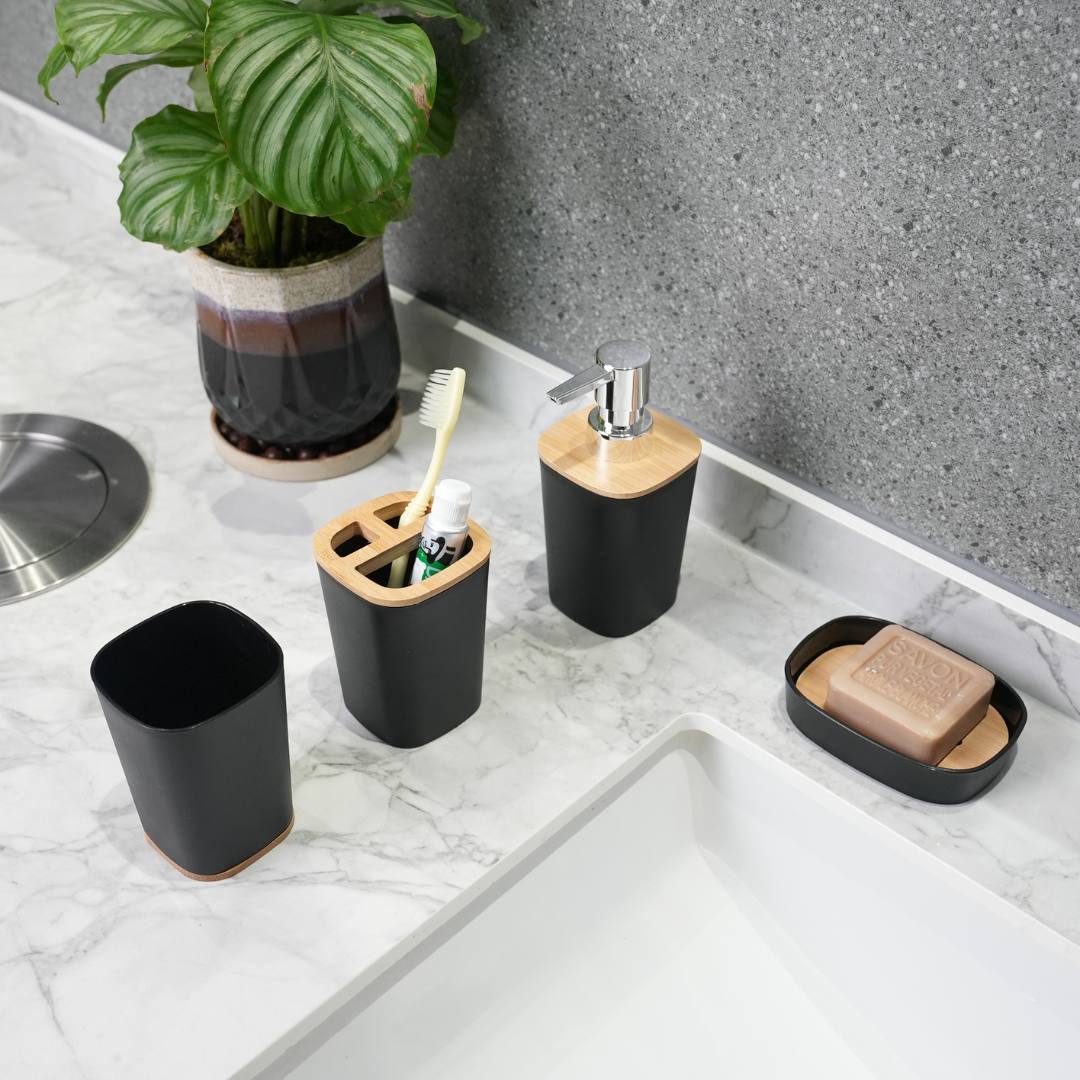 Set kupaonske galanterije – 6 elemenata u modernoj crnoj boji